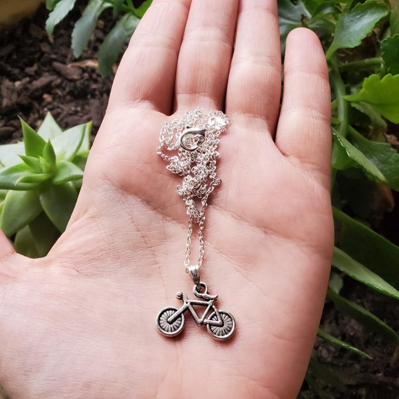 New Silver Bicycle Necklace - Picture 4 of 5